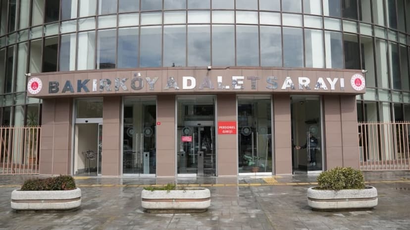 Hakim baba, savcı kızını dövdü!