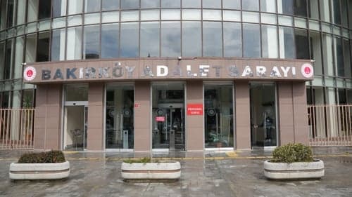 Hakim baba, savcı kızını dövdü!