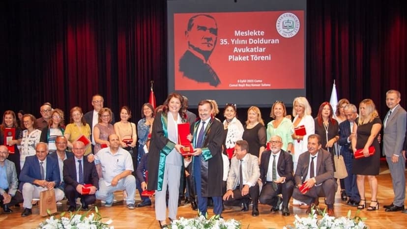 İstanbul Barosu’nda meslekte 25, 30 ve 35 yılını dolduran 658 avukata plaket