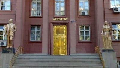 BOŞANMA DAVASI DEVAM EDERKEN KADININ YALNIZCA KIZLIK SOYADINI KULLANMASINA İZİN VERİLMESİNE İLİŞKİN KARARDA HERHANGİ BİR HUKUKA AYKIRILIK BULUNMADIĞI