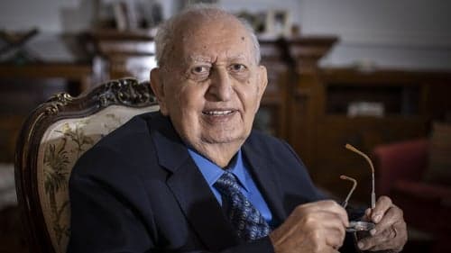 Hüsamettin Cindoruk hayatını kaybetti
