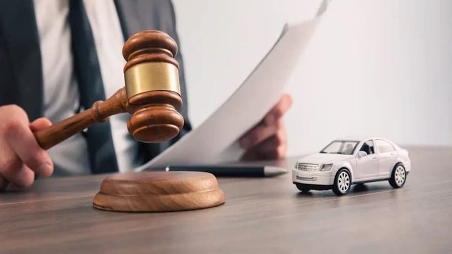 Kaza yapan avukatı arayıp vekâletname isteyen hasar danışmanlık şirketine 'kişisel veri' cezası