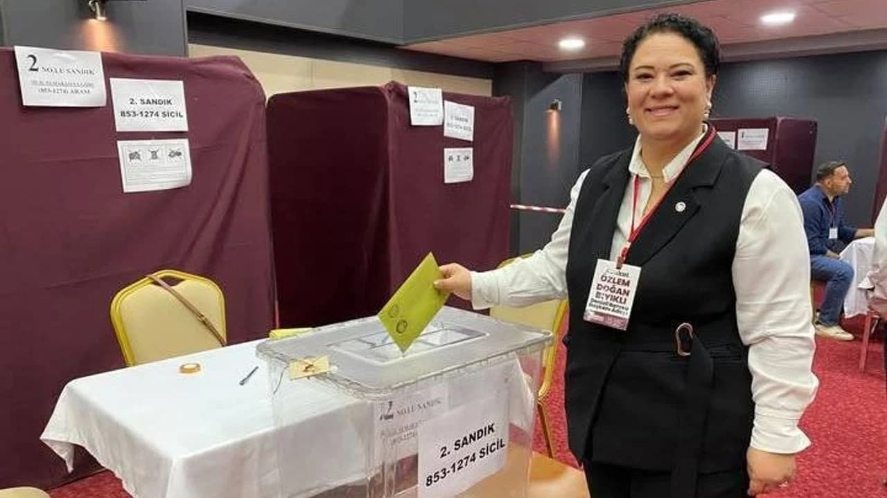 Denizli Barosu'nun ilk kadın başkanı Özlem Doğan Bıyıklı oldu