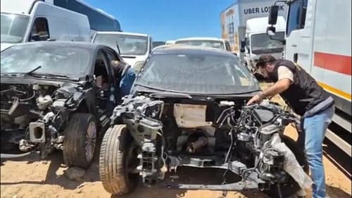 Yediemin otoparklarında milyarlık vurgun! İhale öncesi otomobillerin parçalarını söküp değerini düşürmüşler...