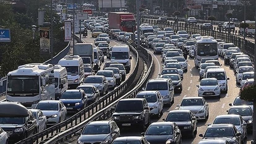 İkinci el otomobil satışlarında &#039;6 ay ve 6 bin kilometre&#039; kısıtlaması 6 ay daha uzatıldı