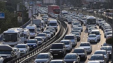 İkinci el otomobil satışlarında &#039;6 ay ve 6 bin kilometre&#039; kısıtlaması 6 ay daha uzatıldı