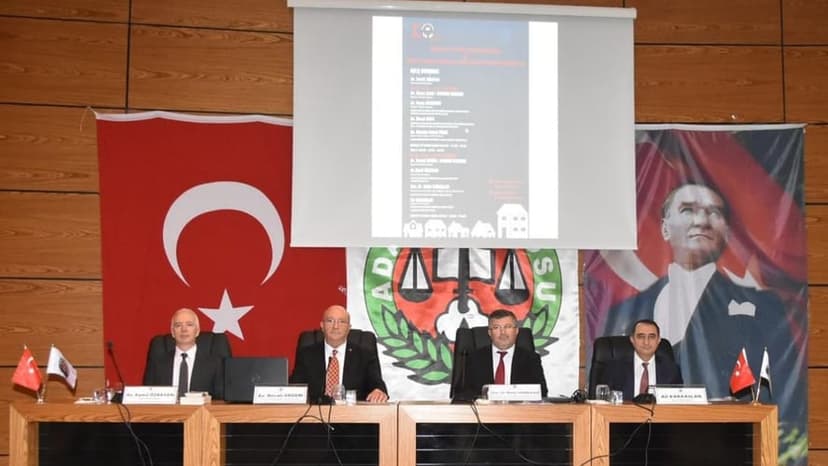 &#039;Zorunlu ve İhtiyari Deprem Sigortaları ve Maddi ve Bedeni Zararlarla İlgili Sigorta Hukuku Uyuşmazlıkları&#039; konulu sempozyum gerçekleştirildi