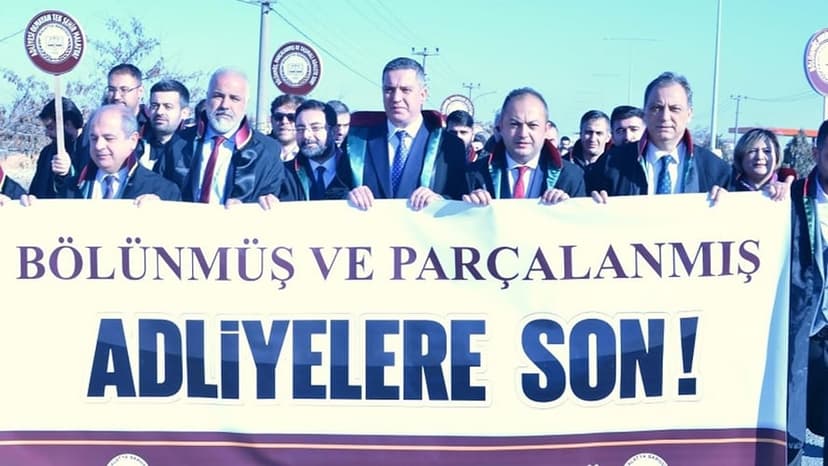 Avukatlardan &#039;tek çatıda adliye&#039; yürüyüşü