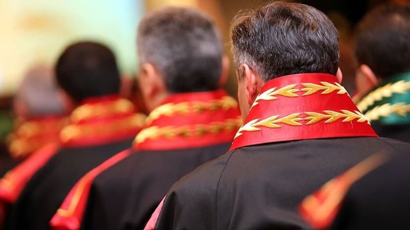 4 bin 967 hâkim ve savcının görev yeri değişti