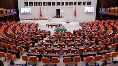 TBMM’de doğum izni ve sosyal medyaya 15 yaş düzenlemesini içeren kanun teklifi kabul edildi