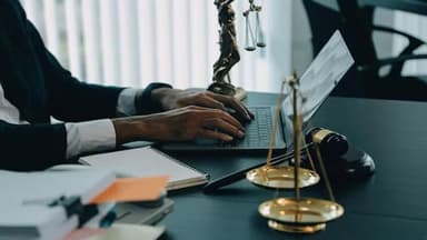 Masumiyetle Sonuçlanan Yargılamadan Arta Kalan Dijital İzler: CMK 134 Kapsamında Verilerin İmha Zorunluluğu ve Hukuka Aykırı Saklama Kararları