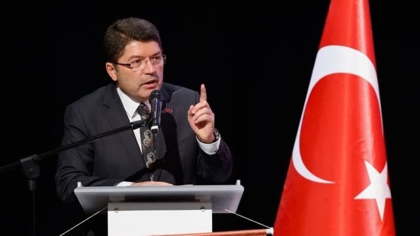 BAKAN TUNÇ: FİLİSTİN&#039;DE YAŞANANLARA, SAVAŞ SUÇU DEMEK HAFİF KALIR, SOYKIRIM İŞLENİYOR