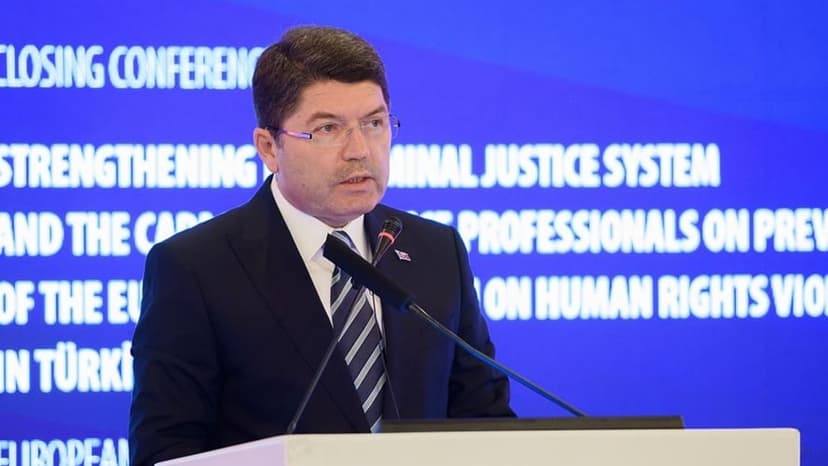BAKAN TUNÇ: GERÇEK HAYATTA BİR FİİL SUÇ İSE SANAL ORTAMDA DA SUÇTUR