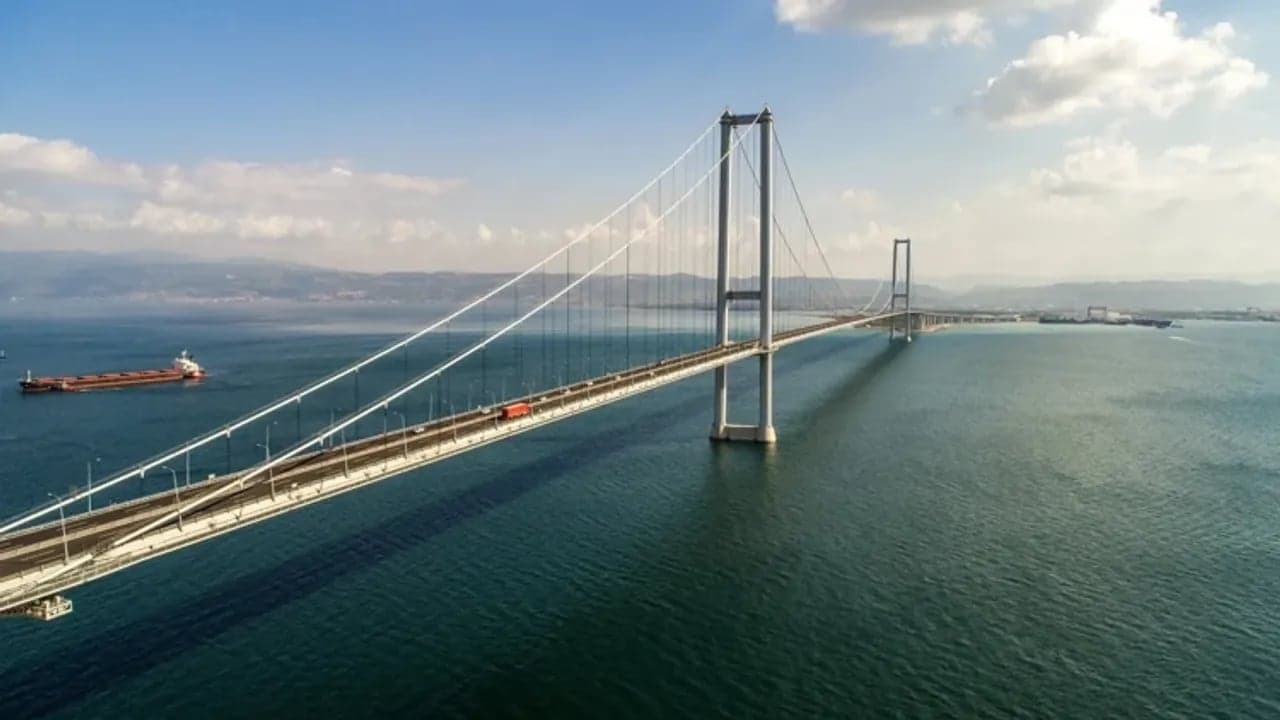 Osmangazi ve Çanakkale köprülerinden geçiş ücreti bin 170 liraya, Yavuz Sultan Selim Köprüsü ise 110 liraya yükseldi