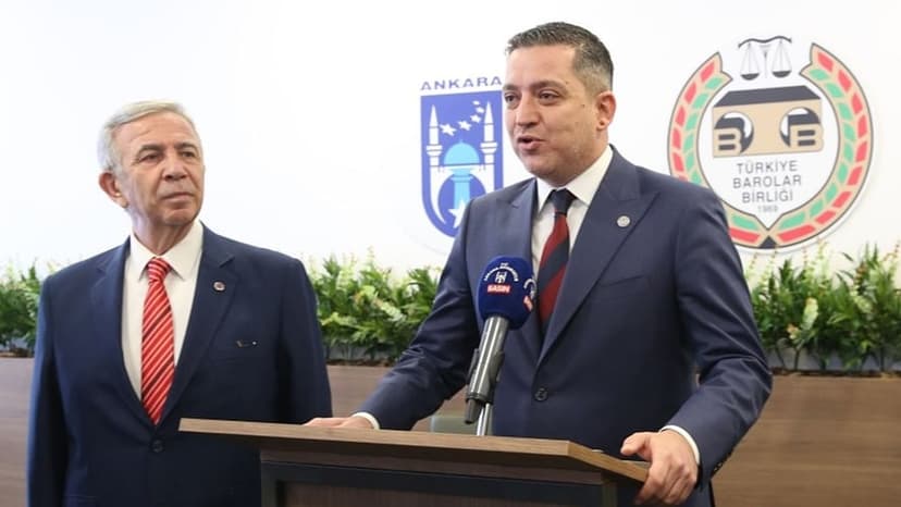 &#039;İlk Bürom Projesi&#039; kapsamında 96 avukata bürolarının anahtarları teslim edildi