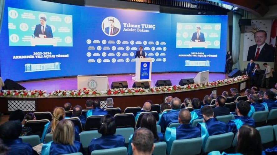 ADALET BAKANI TUNÇ: SAVAŞTAN DEĞİL BARIŞTAN YANAYIZ