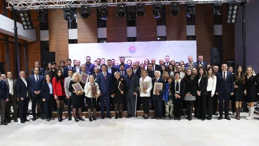 Sağkan, Karabük Barosu&#039;nu ziyaret ederek plaket törenine katıldı