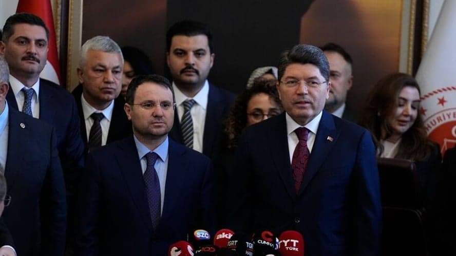 Adalet Bakanlığı'nda devir teslim töreni: Akın Gürlek görevi teslim aldı