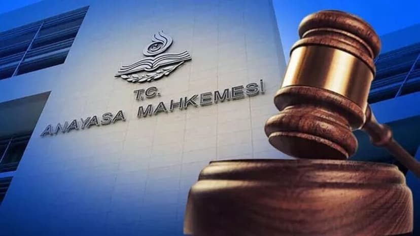 AYM'den Aile ve Gençlik Fonu'nun 'her türlü veri ve bilgiyi' isteme yetkisine 'kişisel veri' iptali