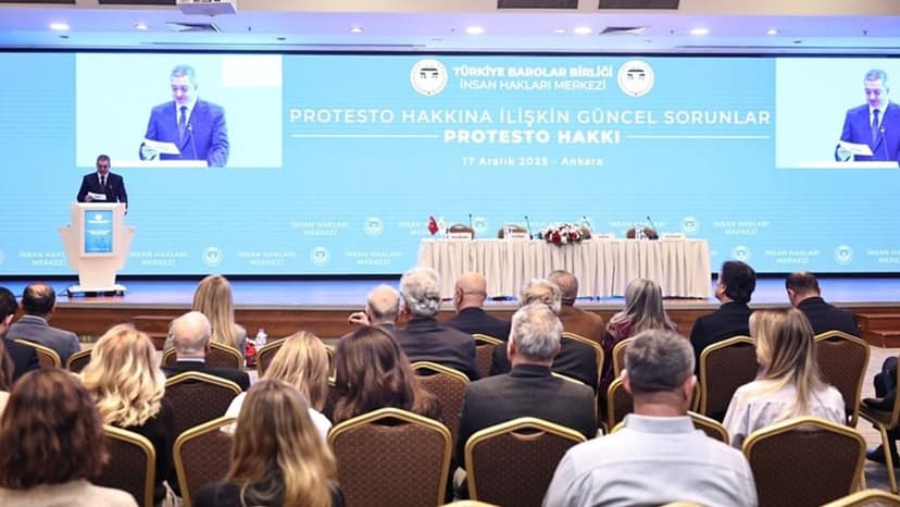 "Protesto Hakkı" Sempozyumu: "Protesto Hakkı, Demokrasinin Gündelik Hayatta Nefes Alıp Verme Şeklidir"