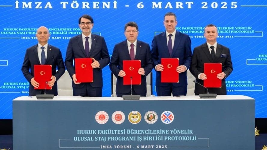 Hukuk fakültesi öğrencileri adliyede, avukat, noter ve arabulucu yanında staj yapabilecek