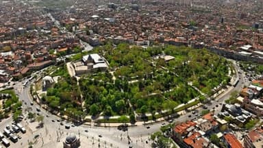 Turkuaz Kubbenin Altında Yüzyıllardır Süren Buluşma