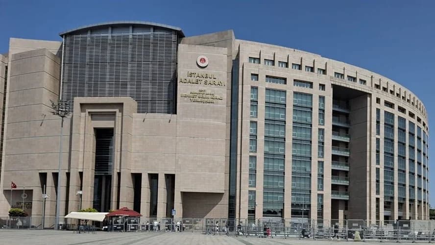 Meslekten ihraç edilen eski hâkim, adliyede sahte kimlikle yakalandı
