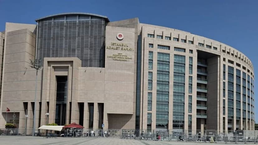 Meslekten ihraç edilen eski hâkim, adliyede sahte kimlikle yakalandı