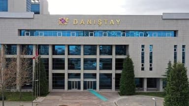 HAKKINDA CEZA DAVASI DEVAM EDEN MEMURA, CEZA MAHKEMESİ KARARI KESİNLEŞMEDEN DEVLET MEMURLUĞUNDAN ÇIKARMA CEZASI VERİLEMEZ