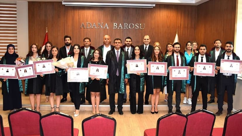 ADANA BAROSU’NDA DÜZENLENEN TÖRENLE 29 STAJYER AVUKAT RUHSATLARINI ALDI