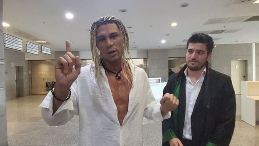 &#039;Lucifer Michaelson&#039; hakim karşısına çıktı... &#039;Seni tanımıyorum&#039; diyen hakime &#039;Dünya tanıyacak beni&#039; dedi
