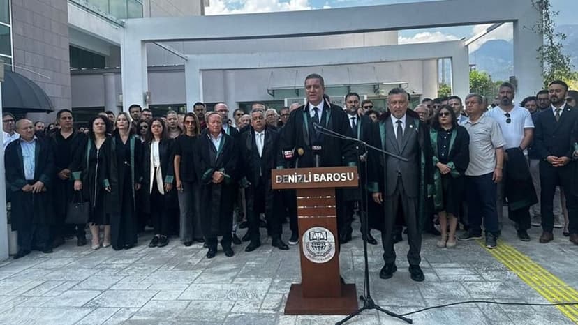 TBB Başkanı Sağkan'dan Denizli Barosu önünden açıklama