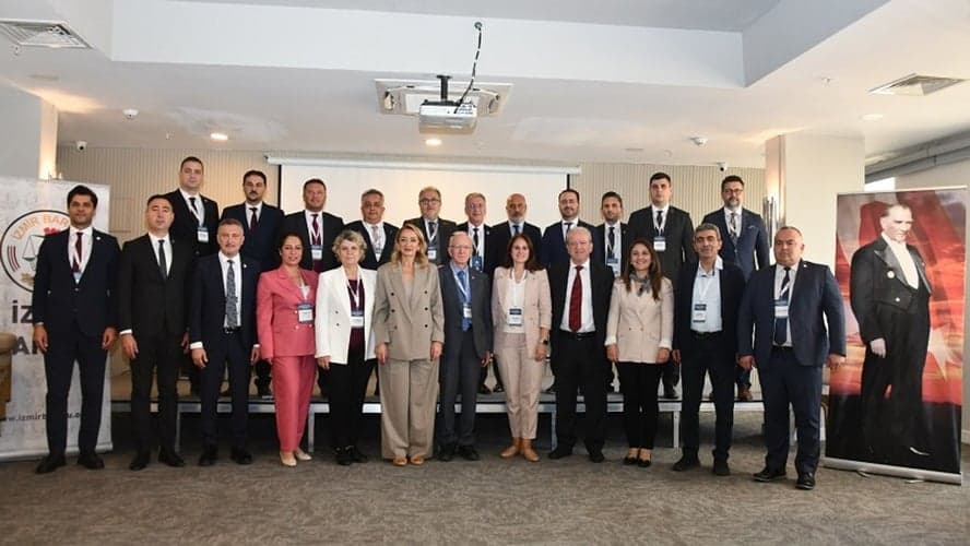 Ege ve Marmara Bölge Baro Başkanları Toplantısı, TBB Yönetiminin katılımıyla İzmir’de yapıldı