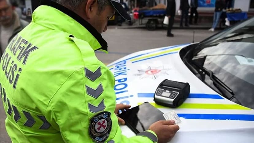 Yeni trafik düzenlemesi yürürlüğe girdi: Cezalar ağırlaştı, yeni yaptırımlar getirildi...