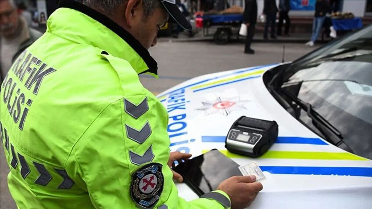 Yeni trafik düzenlemesi yürürlüğe girdi: Cezalar ağırlaştı, yeni yaptırımlar getirildi...