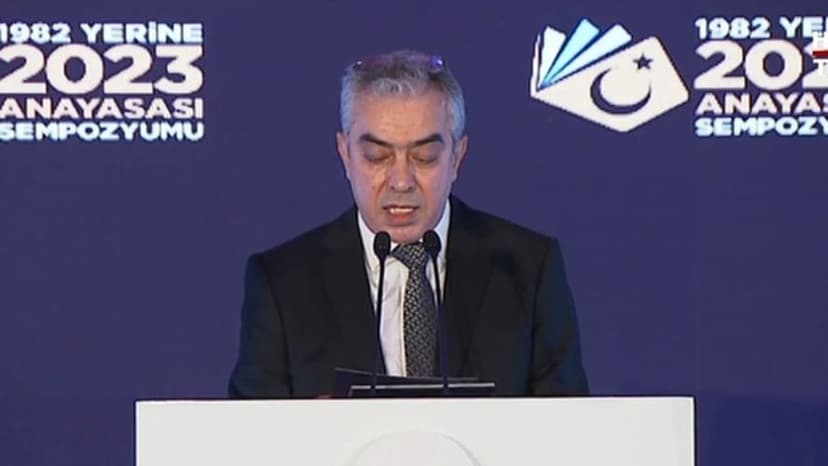 Cumhurbaşkanı Başdanışmanı Mehmet Uçum: &#039;Yeni anayasanın adı 2023 Anayasası olmalı&#039;